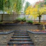 mm-manorstone-retaining-wall-with-stairs-16x9-1